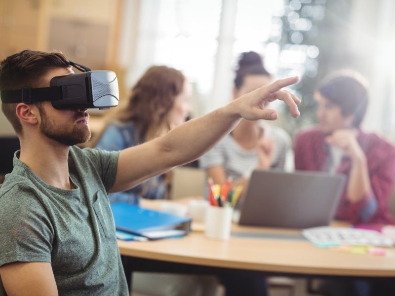 Förstärkt verklighet inom utbildning: Framtiden för interaktivt lärande